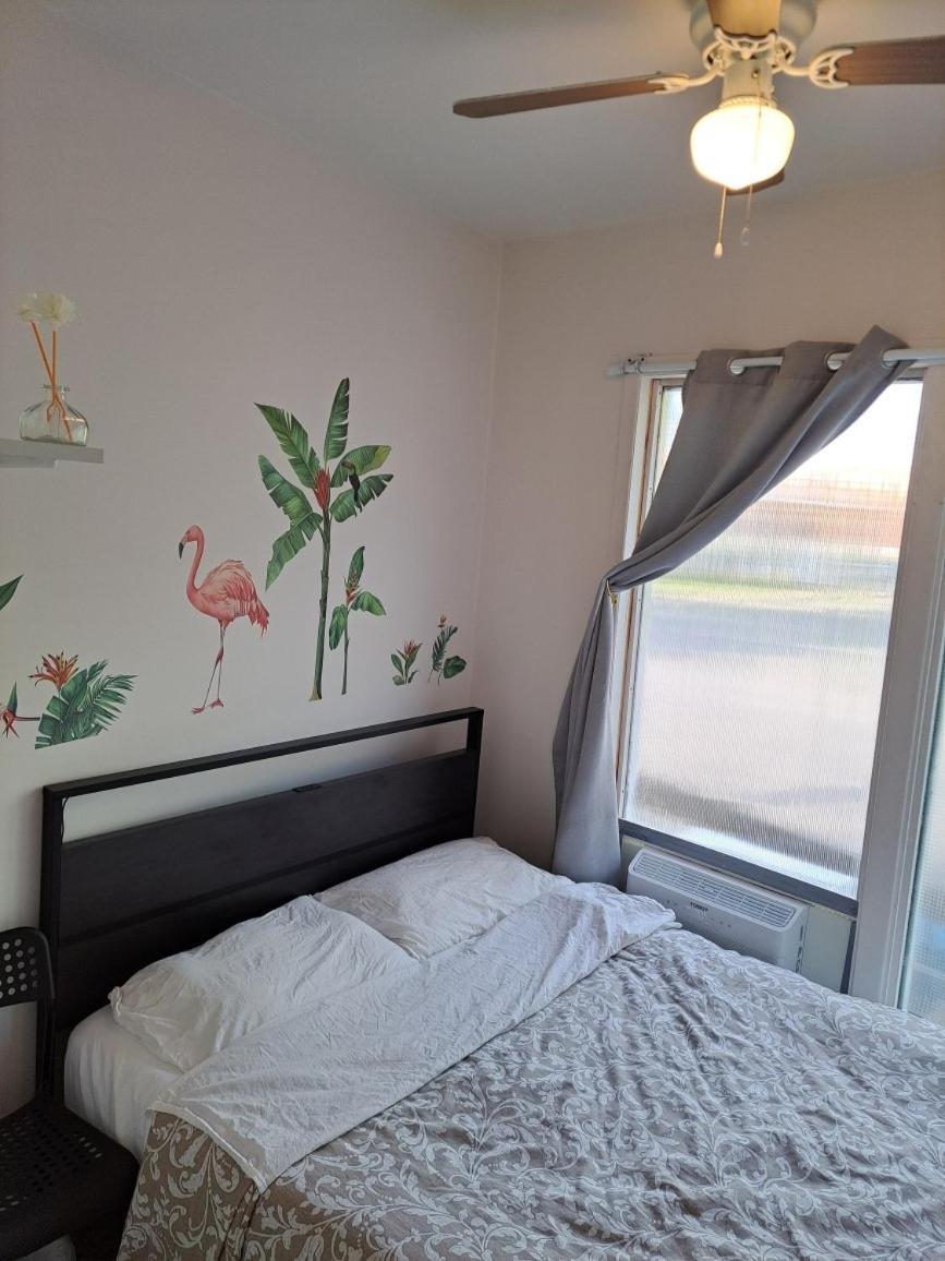 Welcome To Airbnb Saint-Jean-sur-Richelieu Oda fotoğraf