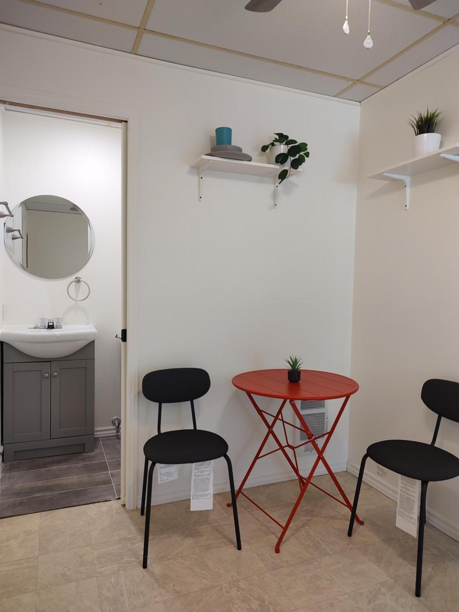 Welcome To Airbnb Saint-Jean-sur-Richelieu Oda fotoğraf